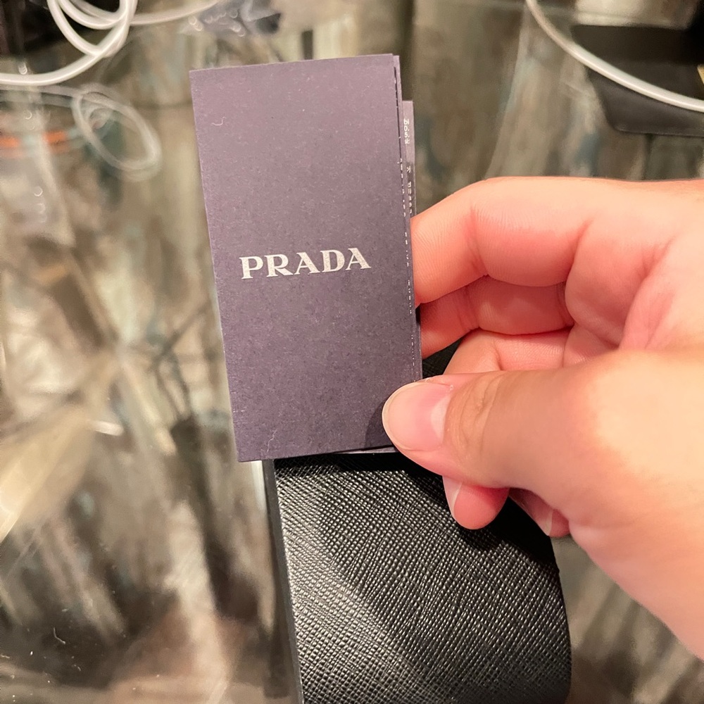 Prada sunglasses - Picture 8 of 11